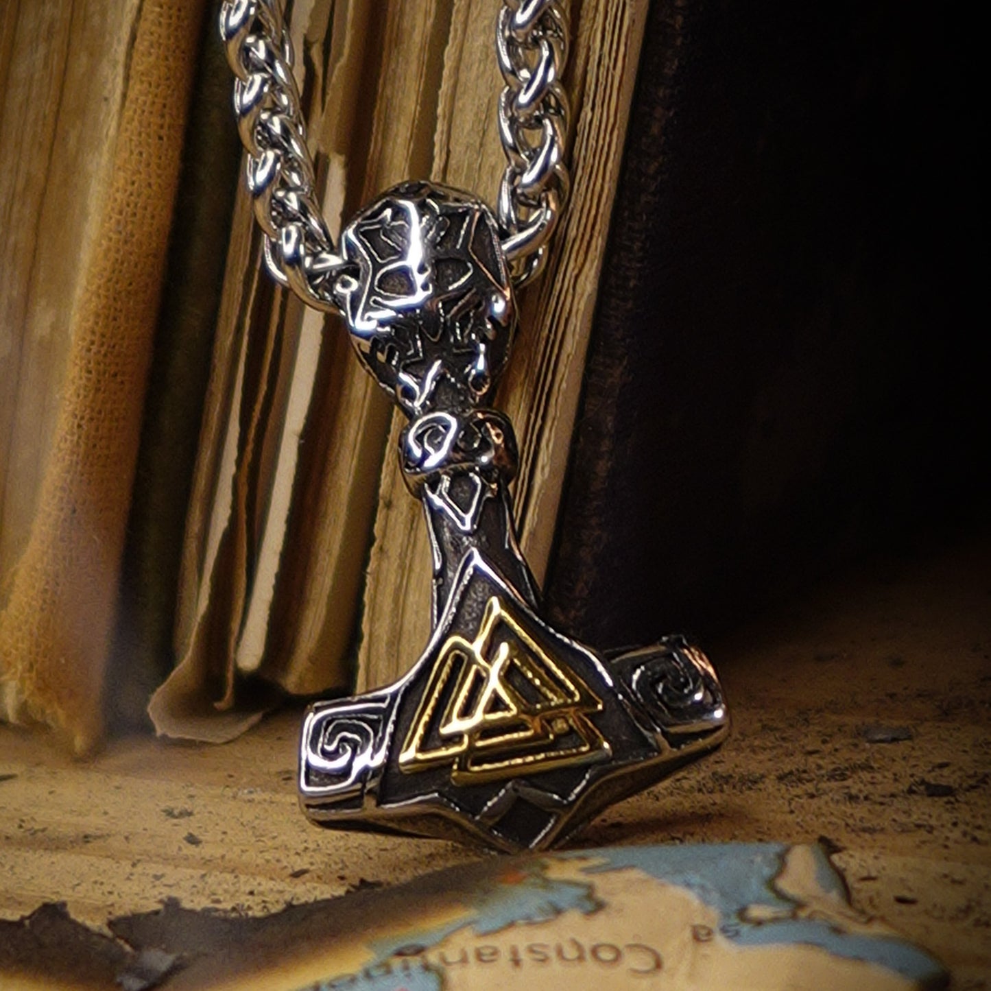 Collar Mjölnir I