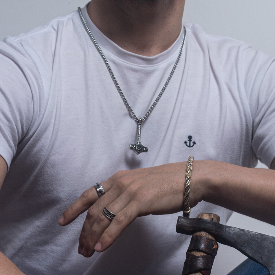 Collar Mjölnir III
