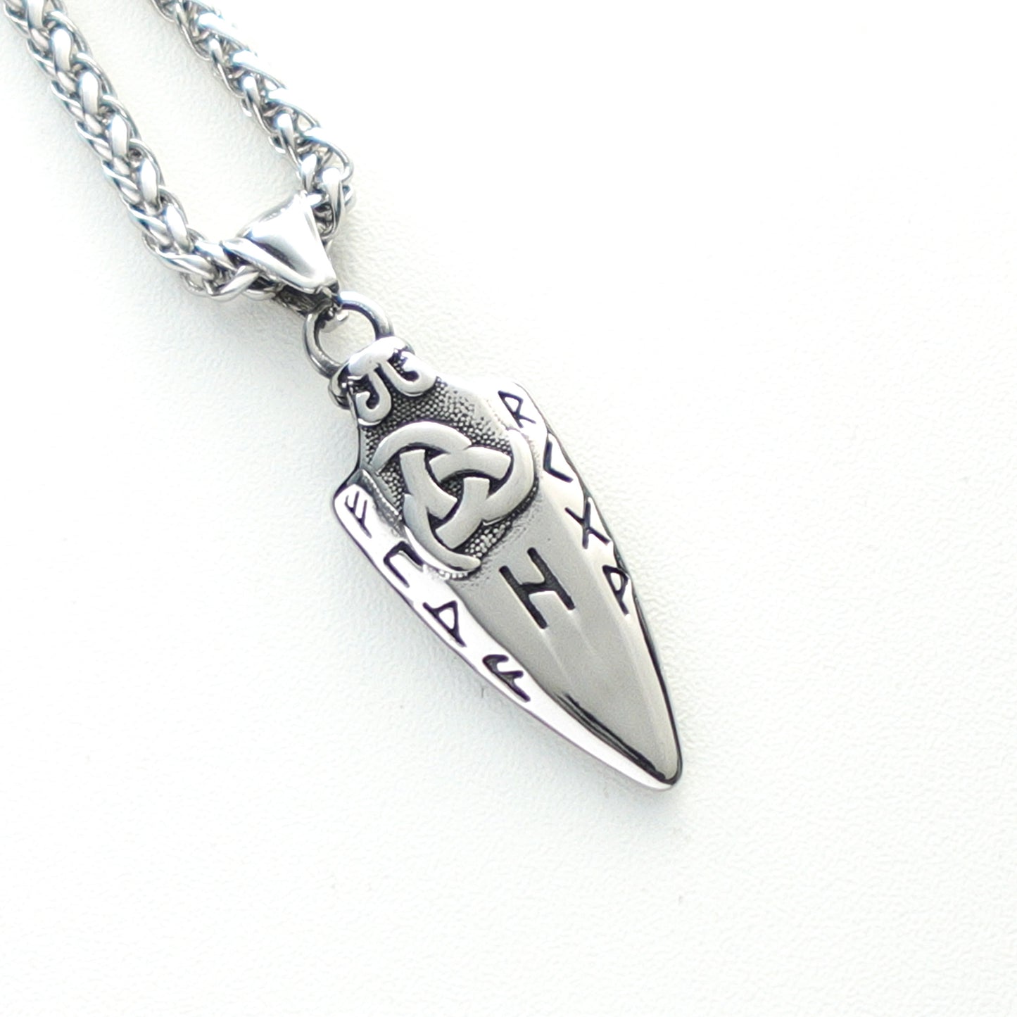 Collar Valknut