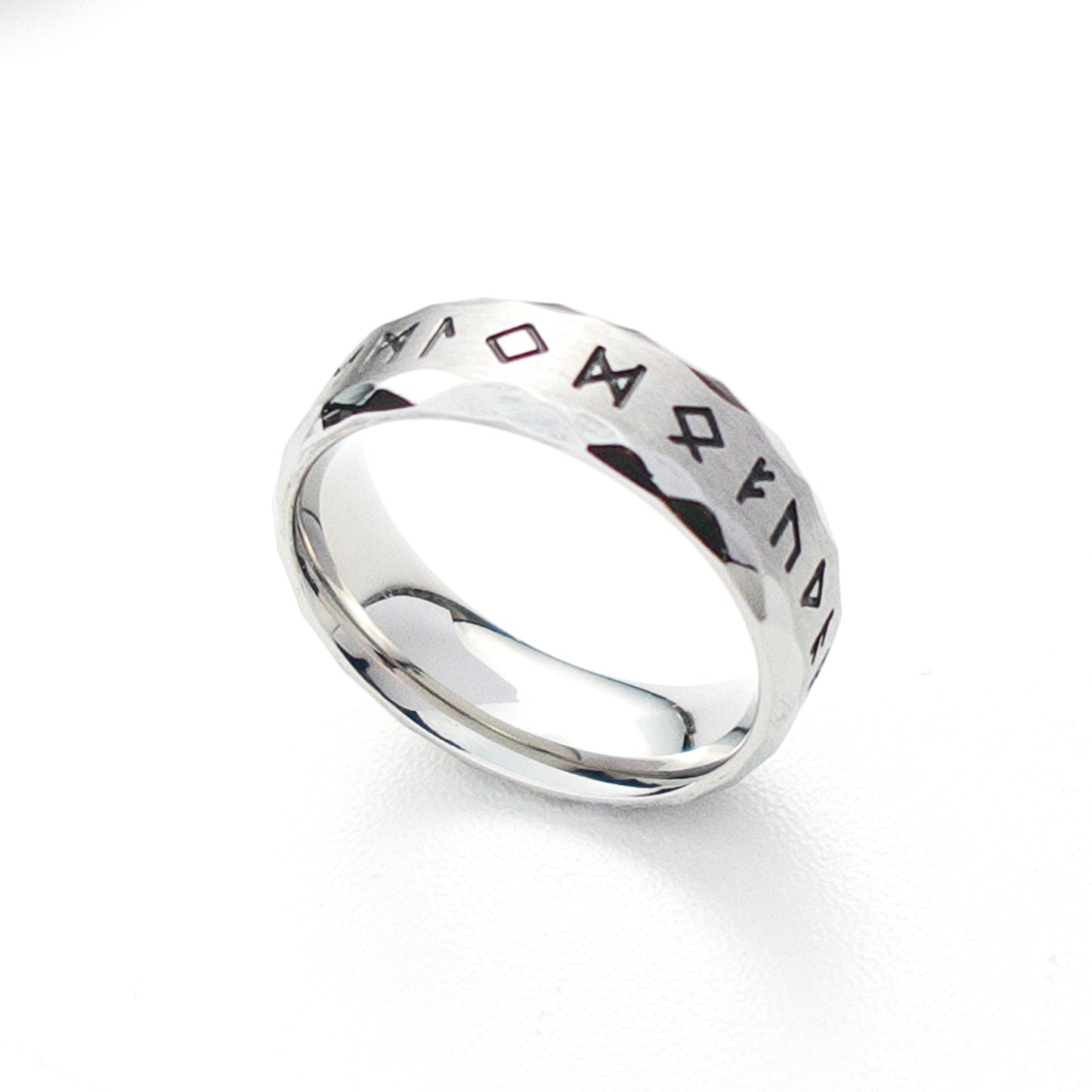 Anillo Rúnico II