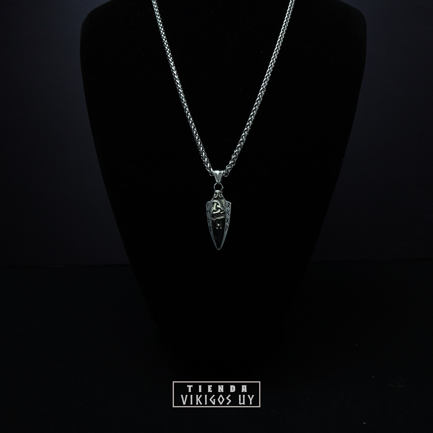 Collar Valknut