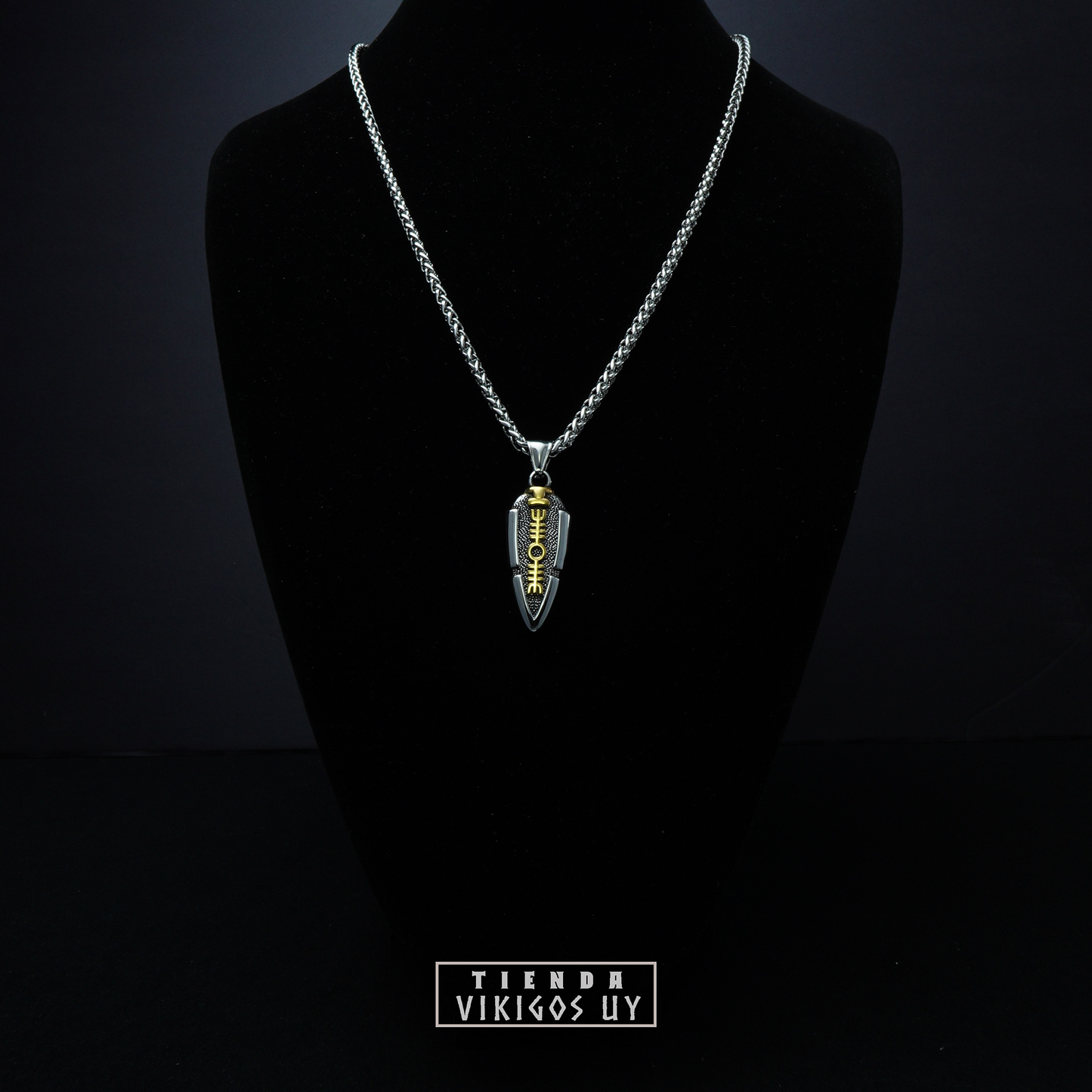 Collar en Flecha Valknut