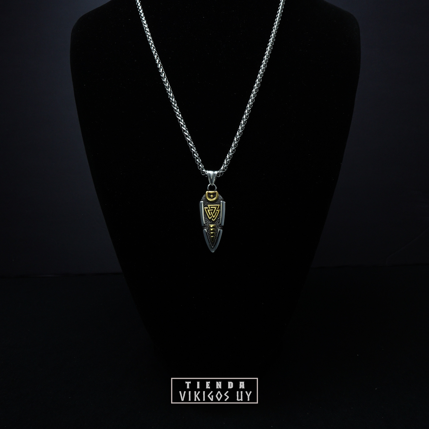 Collar en Flecha Valknut