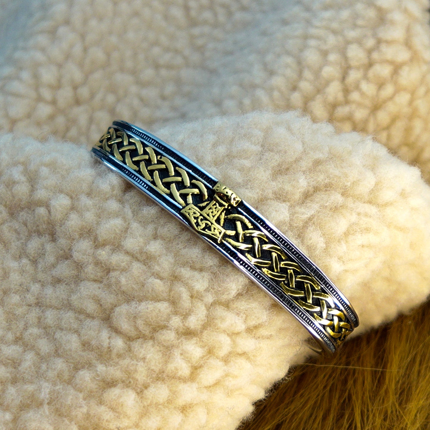 Pulsera Tormenta de Mjolnir Dorada