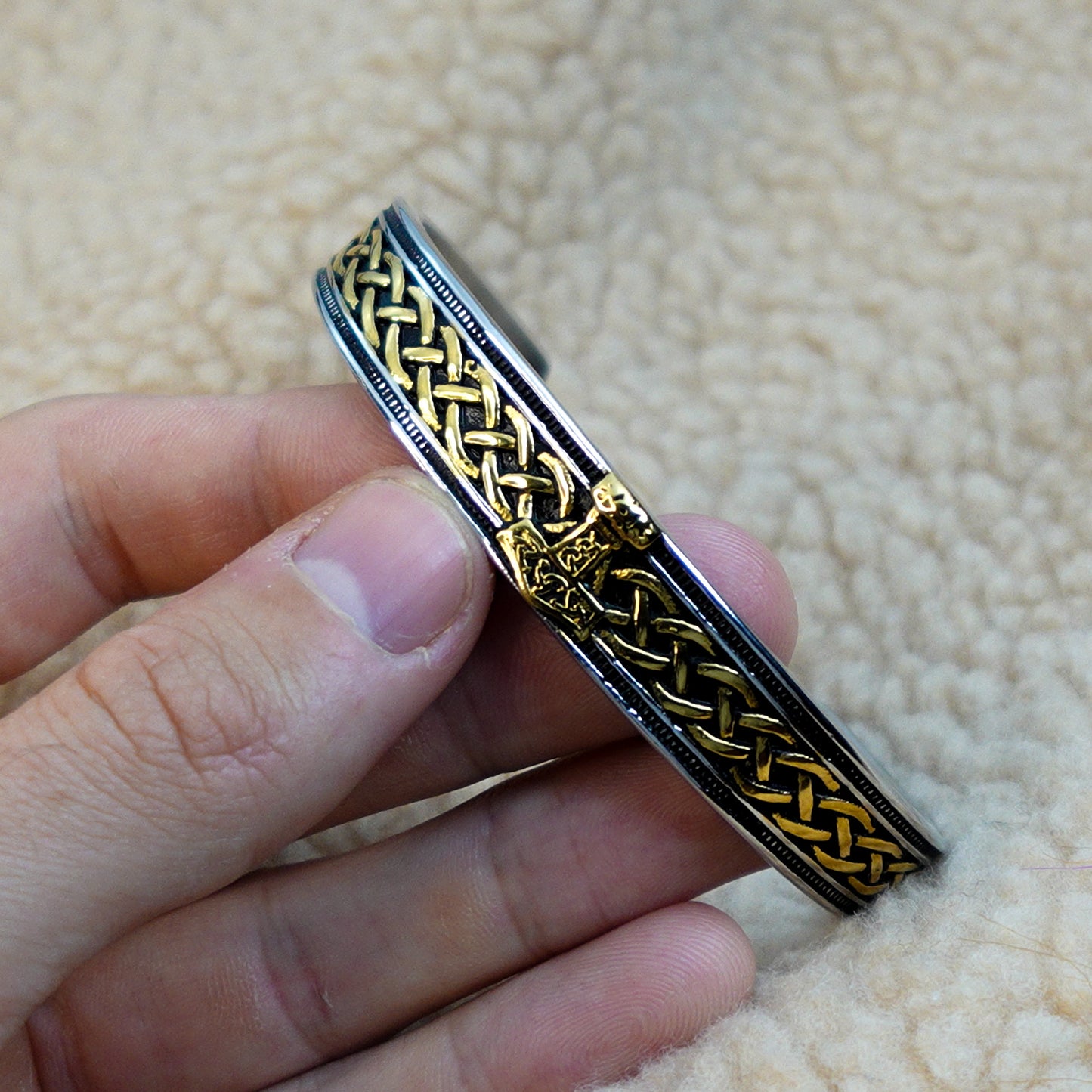 Pulsera Tormenta de Mjolnir Dorada