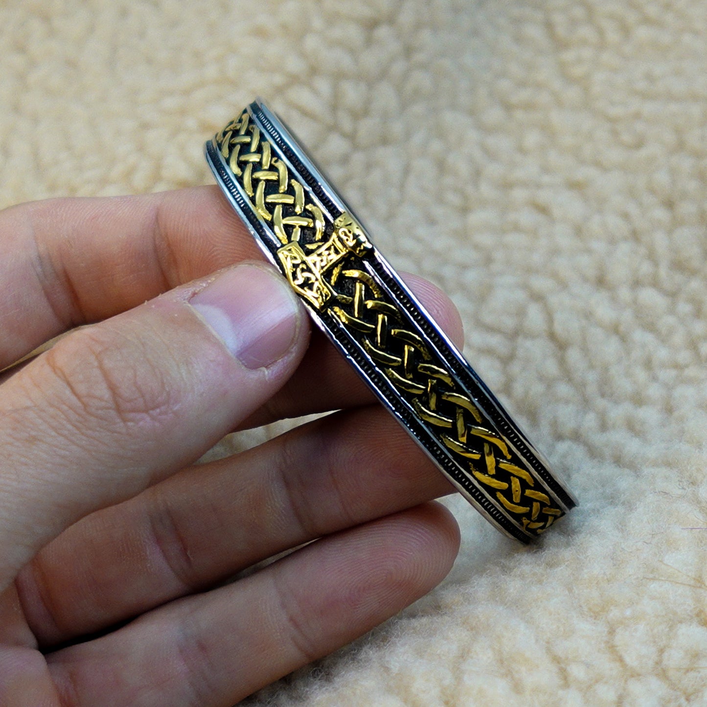 Pulsera Tormenta de Mjolnir Dorada