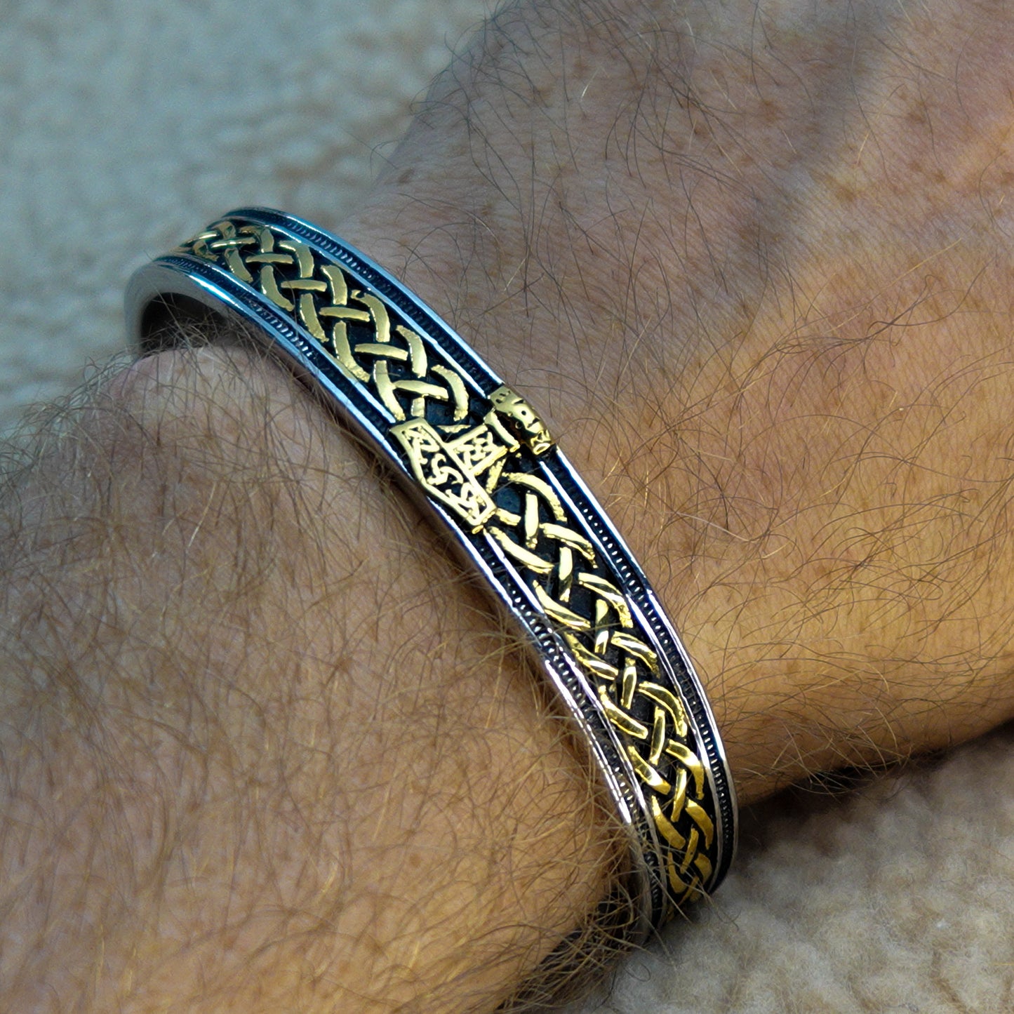 Pulsera Tormenta de Mjolnir Dorada