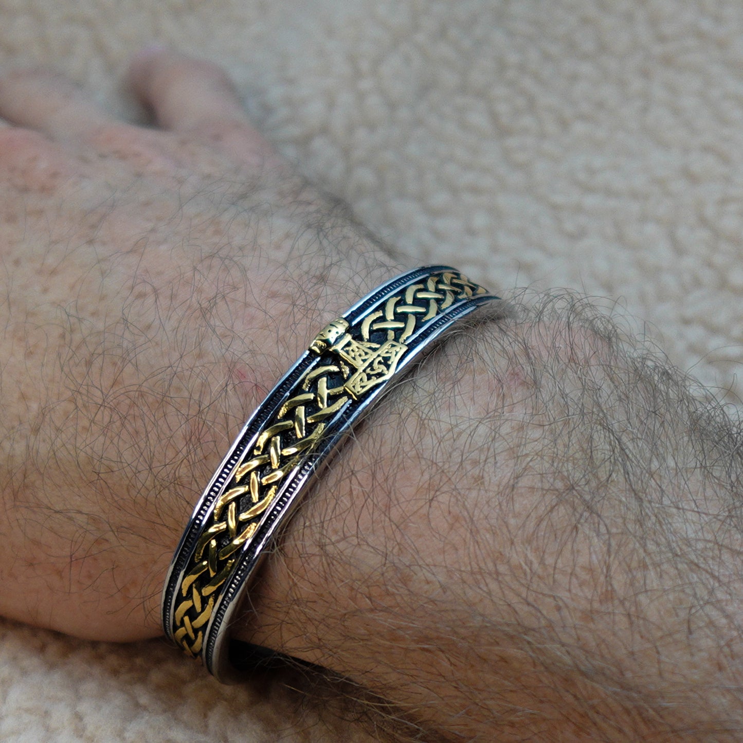 Pulsera Tormenta de Mjolnir Dorada