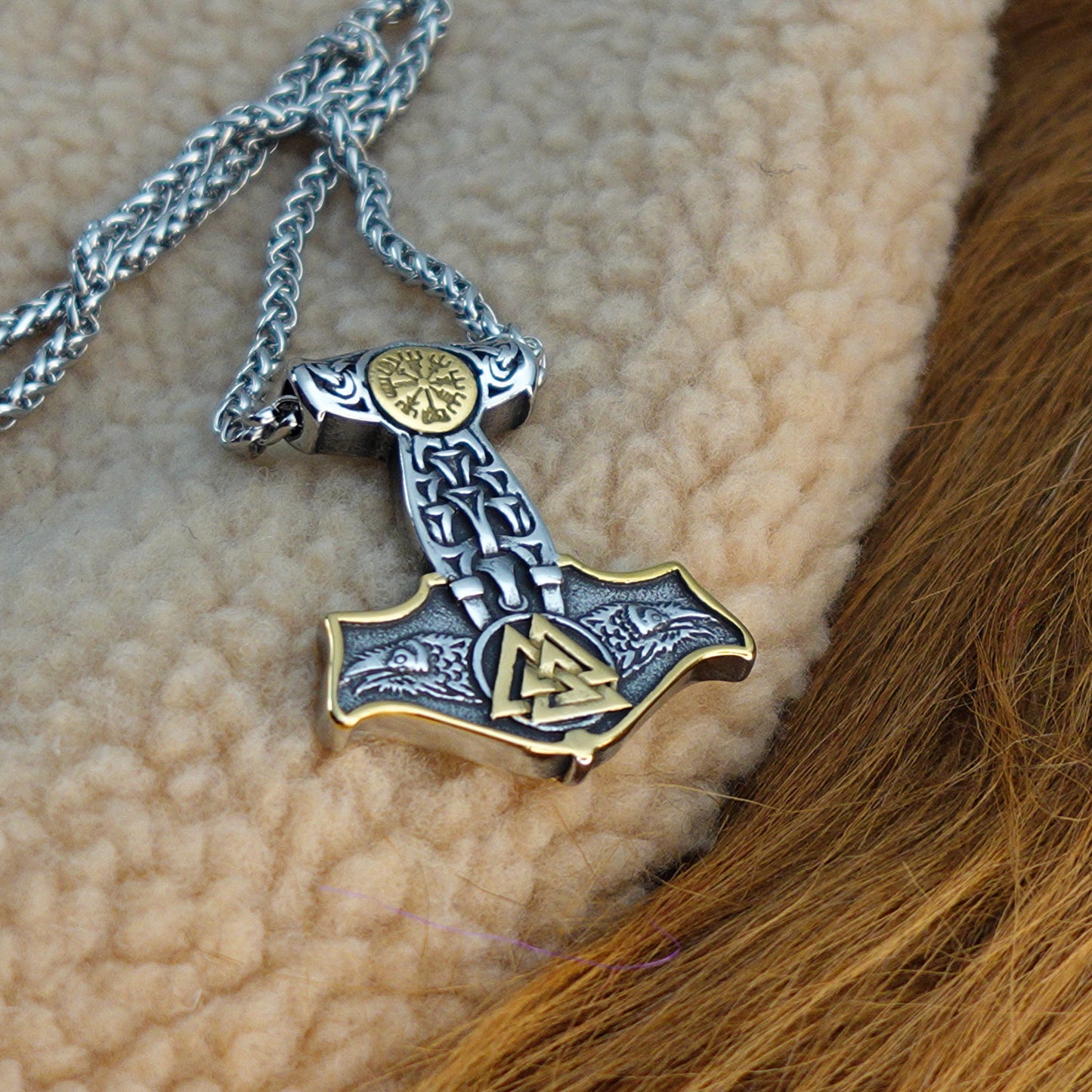 Collar Martillo y Odin