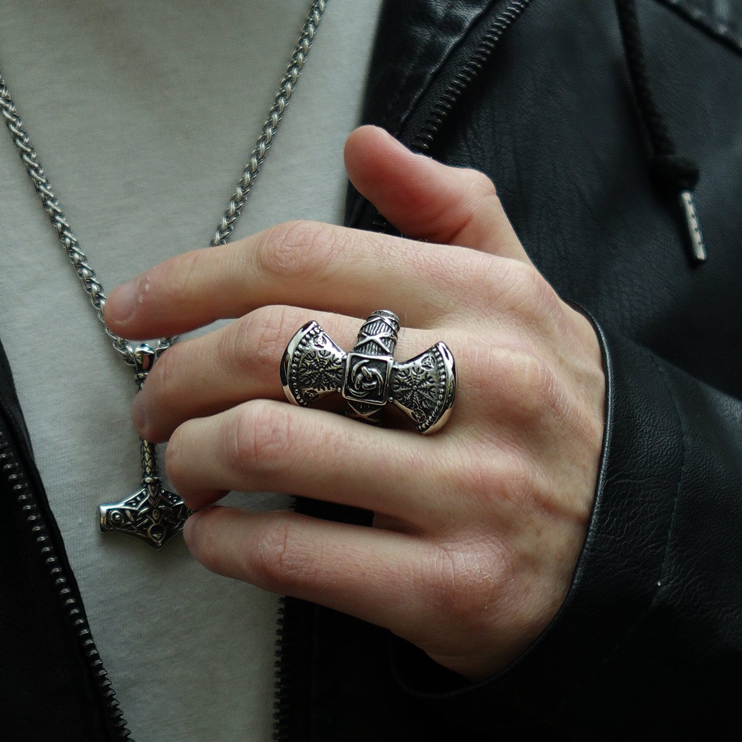 Anillo Hacha