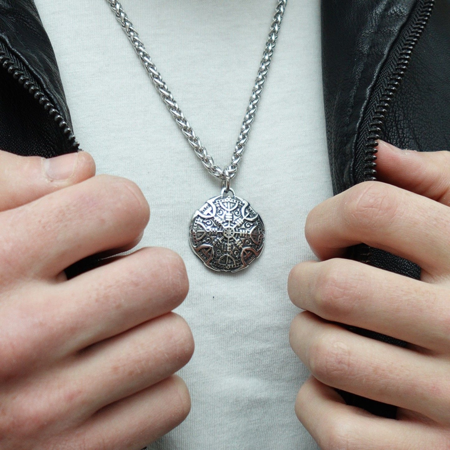 Collar Casco del Terror