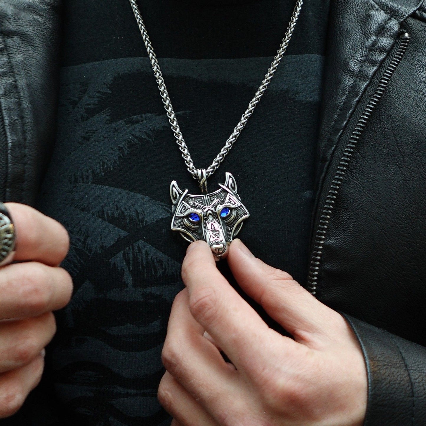 Collar Lobo Sereno