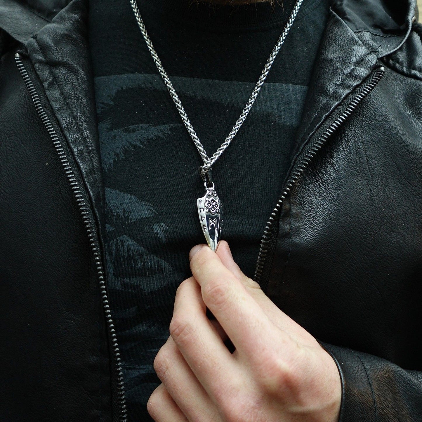 Collar Valknut