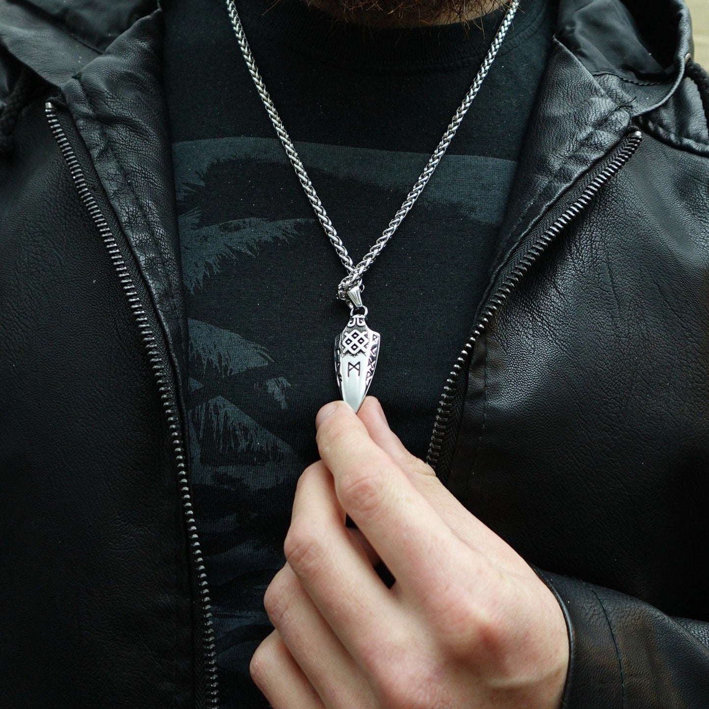 Collar Valknut