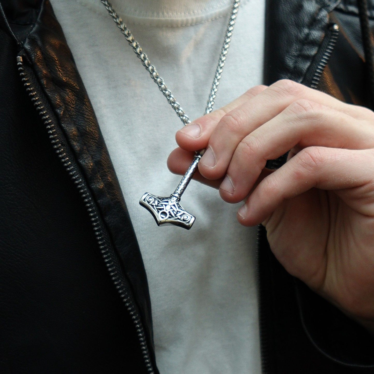 Collar Mjölnir III