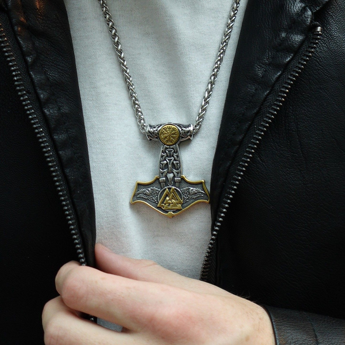 Collar Martillo y Odin