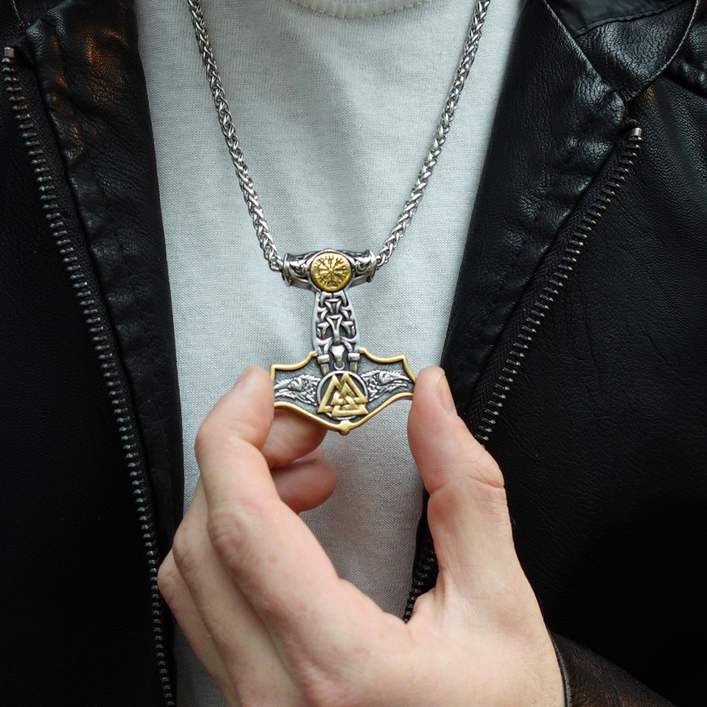 Collar Martillo y Odin