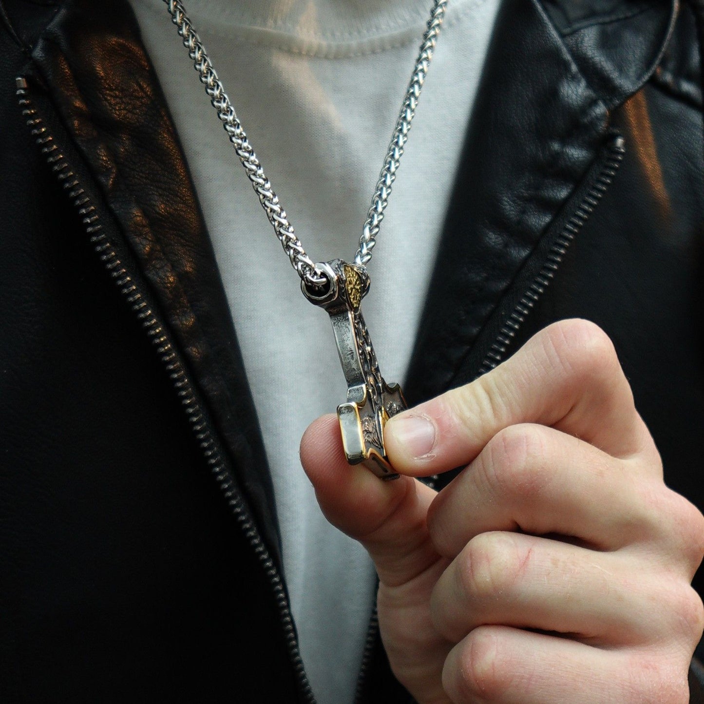 Collar Martillo y Odin
