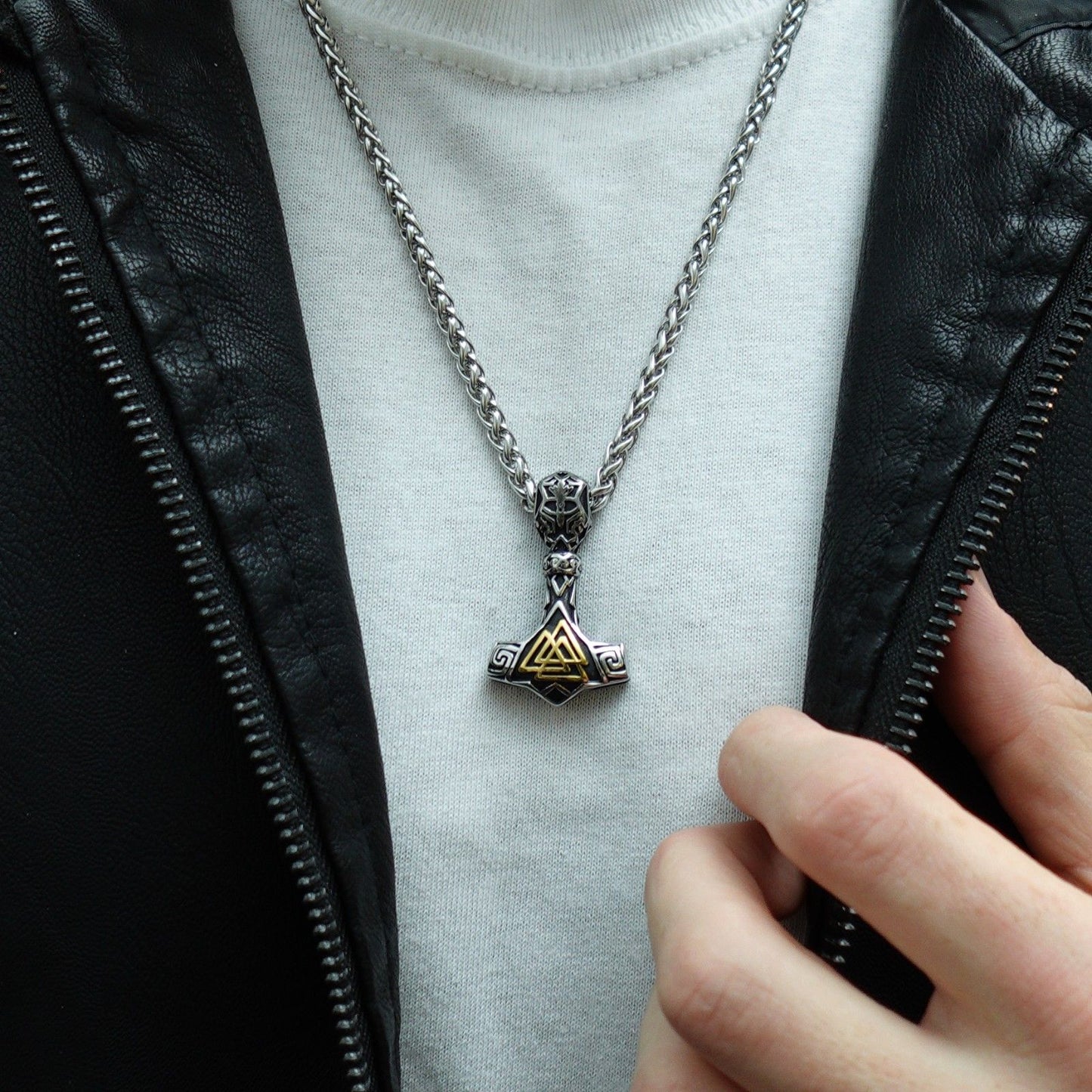 Collar Mjölnir I