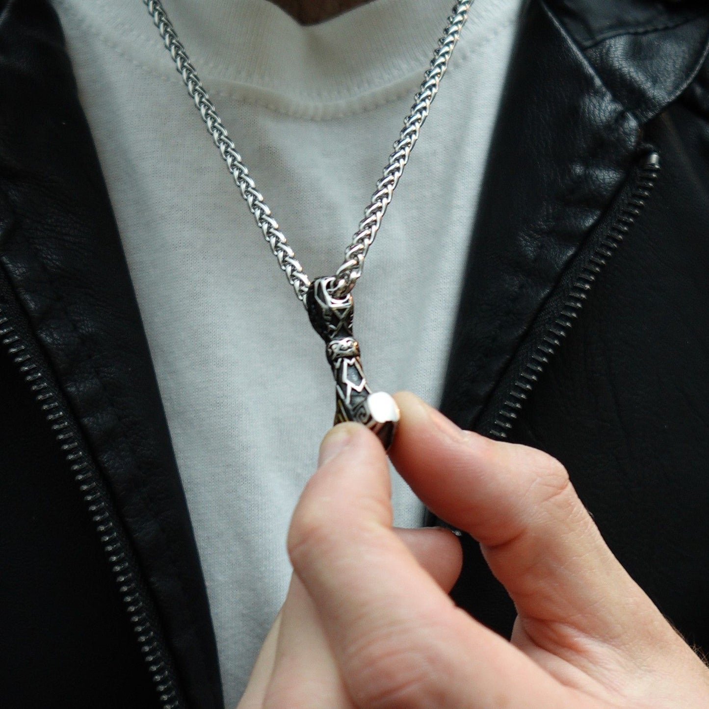 Collar Mjölnir I