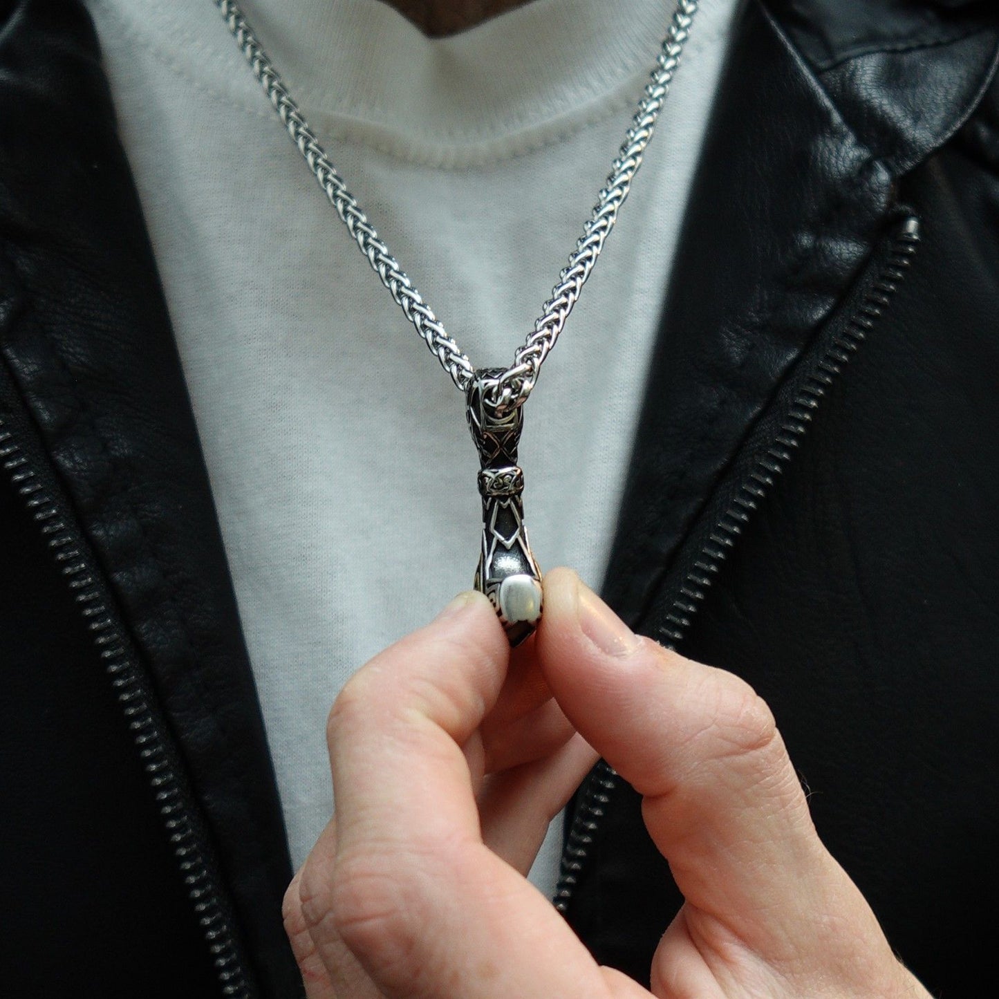 Collar Mjölnir I
