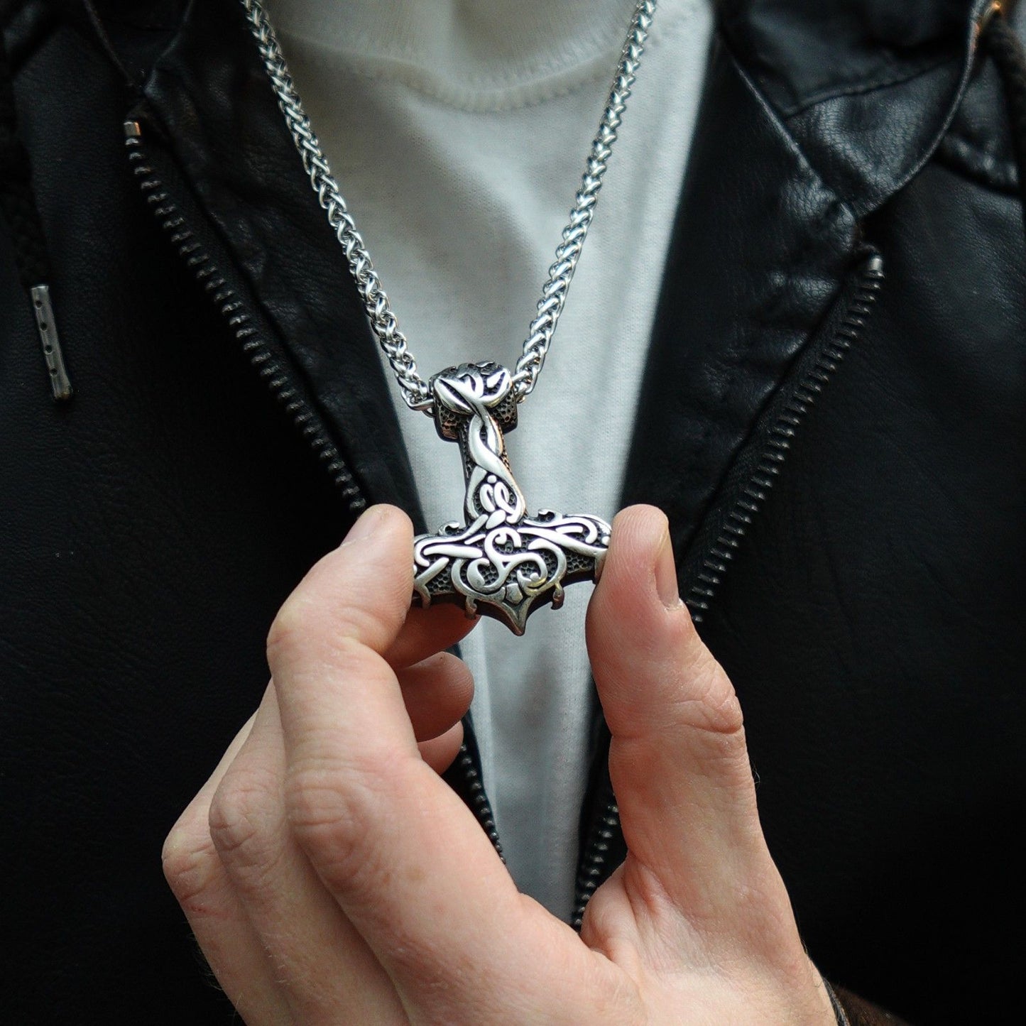 Collar Fuerza Intricada