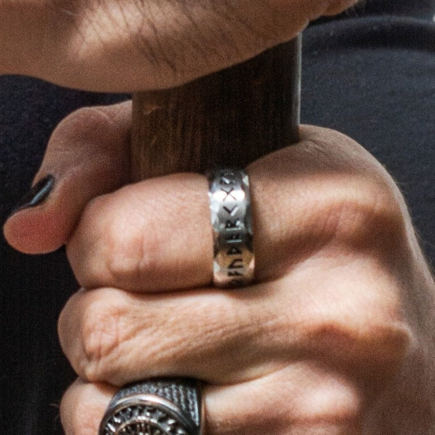 Anillo Rúnico II