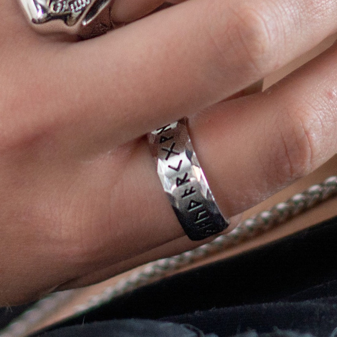 Anillo Rúnico II