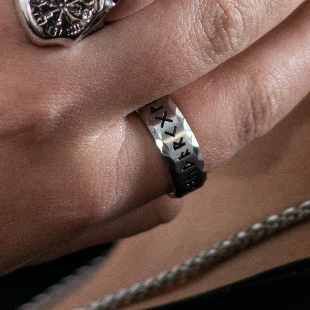 Anillo Rúnico II