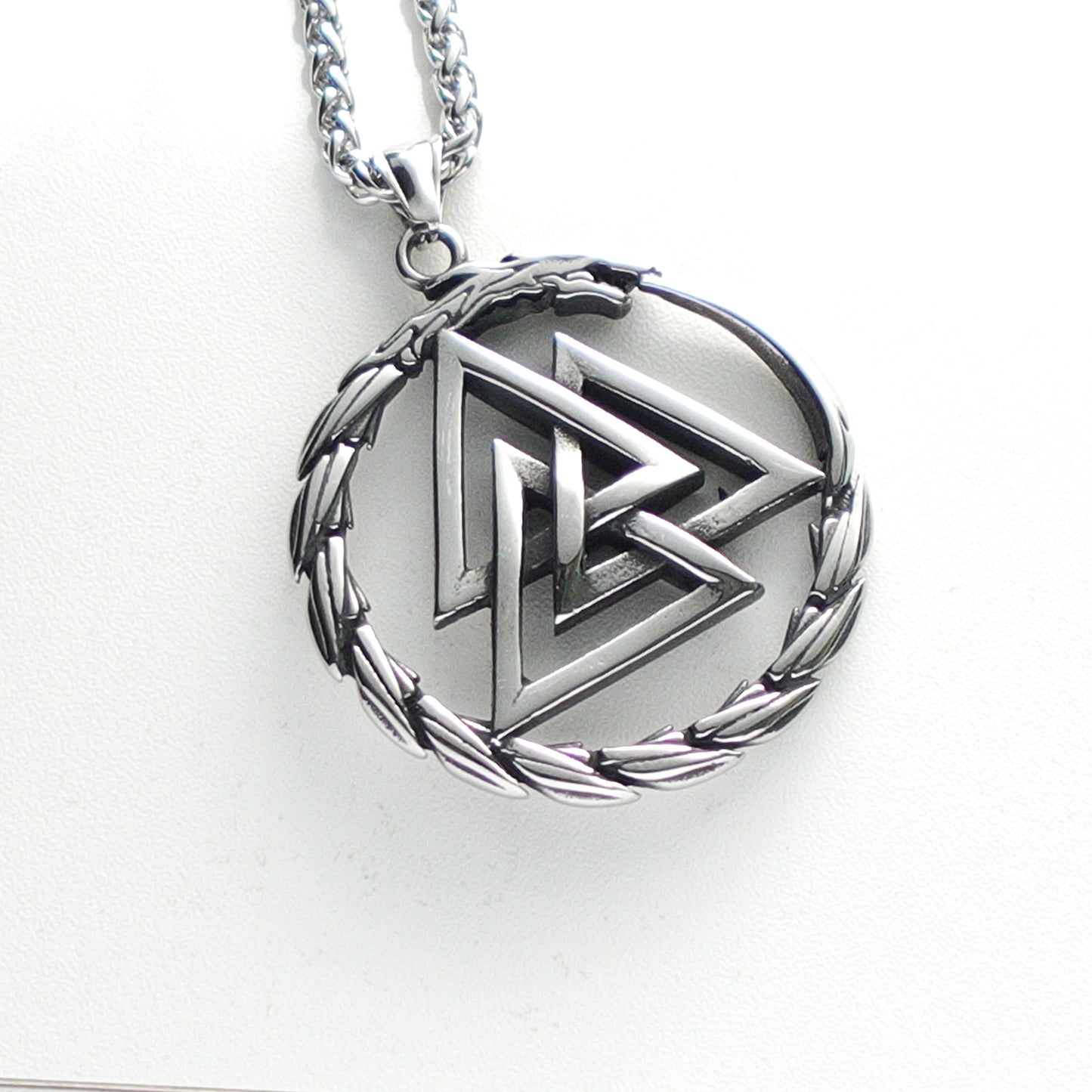 Collar Emblema Valknut Plateado