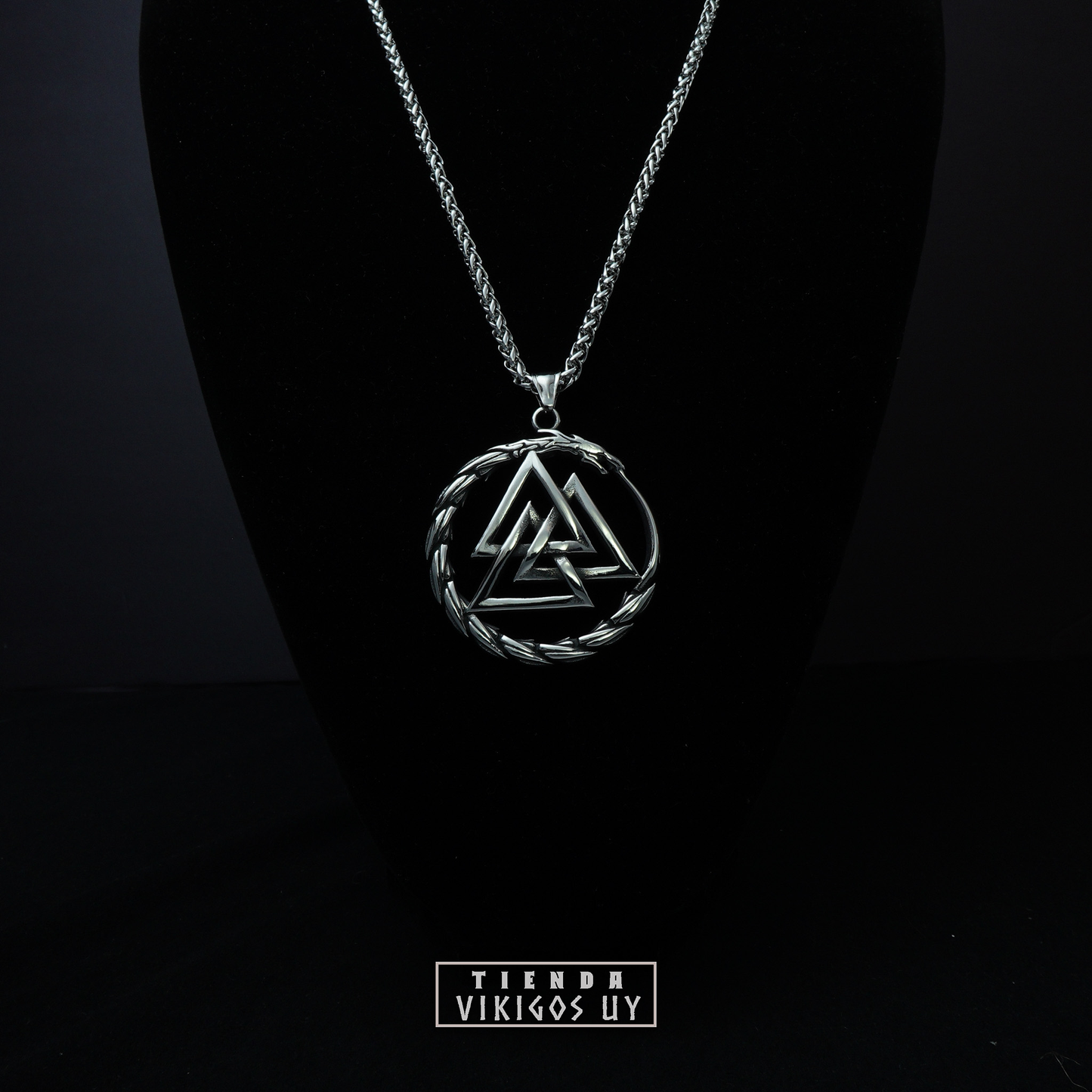 Collar Emblema Valknut Plateado