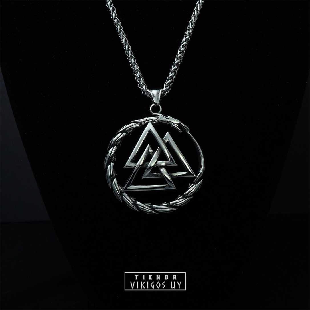 Collar Emblema Valknut Plateado