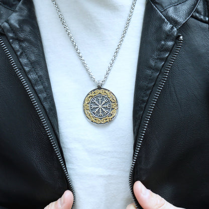 Collar Escudo Sagrado Dorado