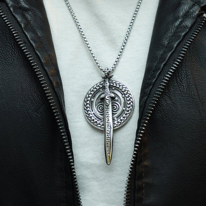 Colgante Escudo y Espada