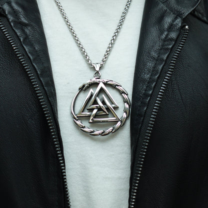 Collar Emblema Valknut Plateado