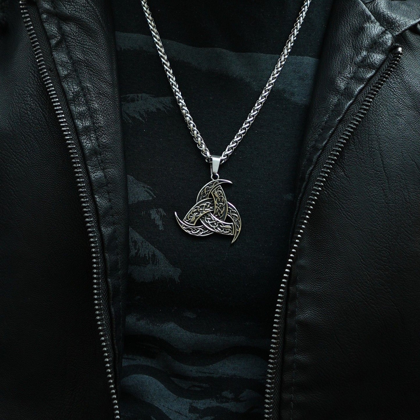 Collar Cuernos de Hidromiel