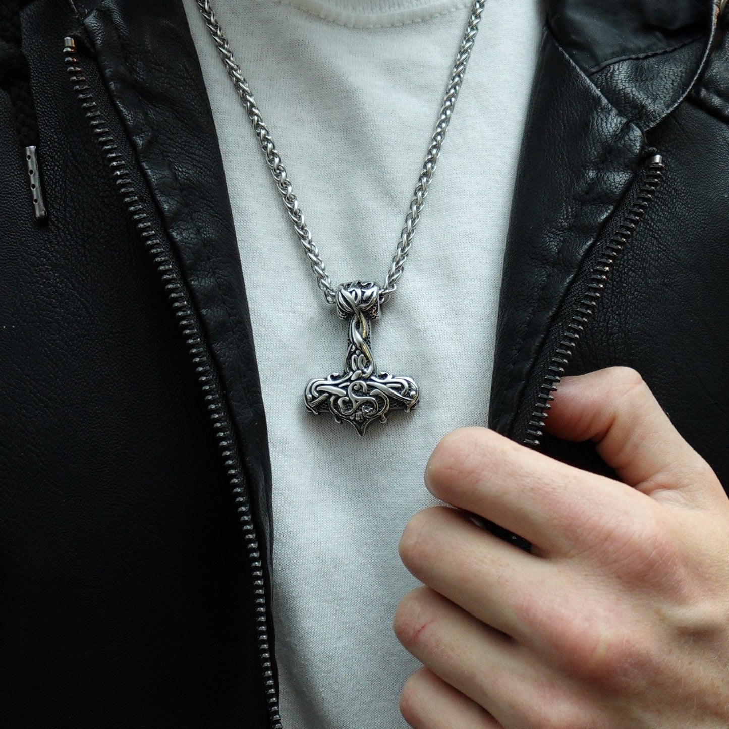 Collar Fuerza Intricada