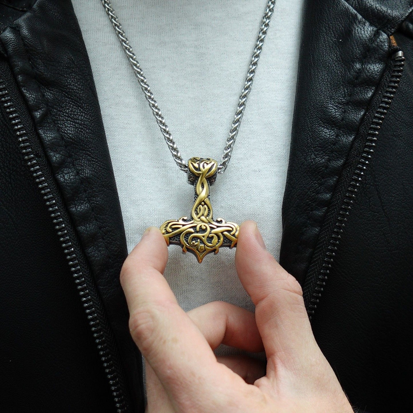 Collar Fuerza Intricada Oro