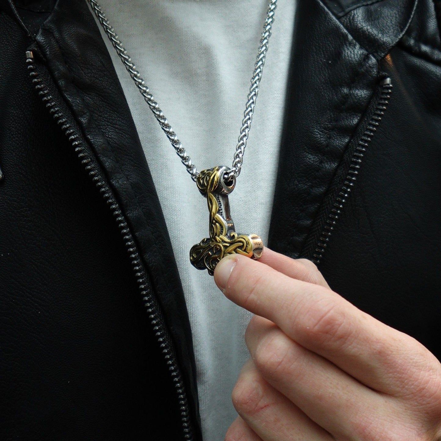 Collar Fuerza Intricada Oro