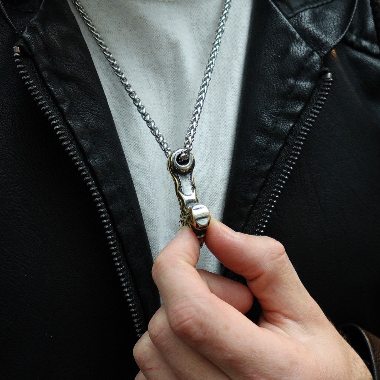 Collar Fuerza Intricada Oro