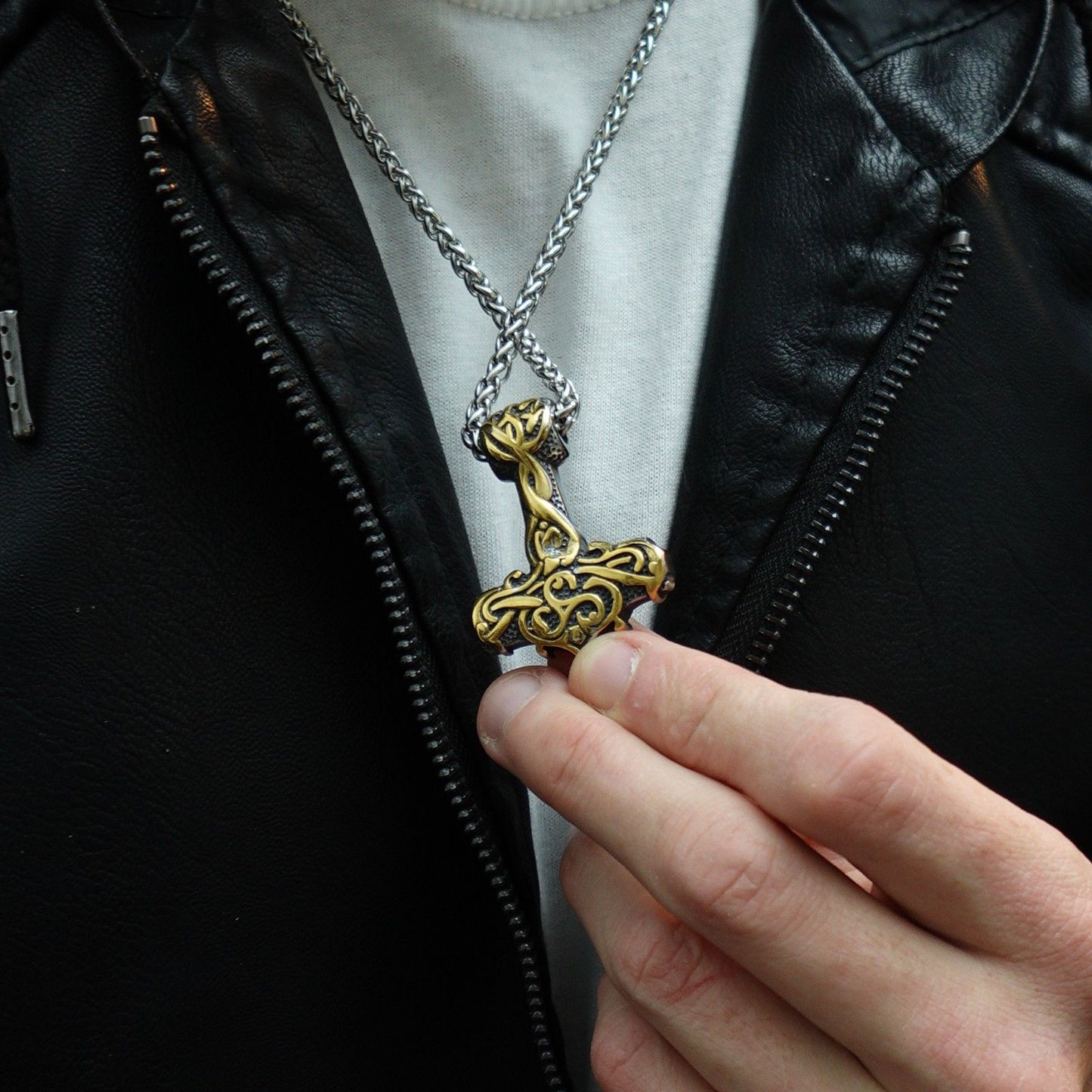 Collar Fuerza Intricada Oro